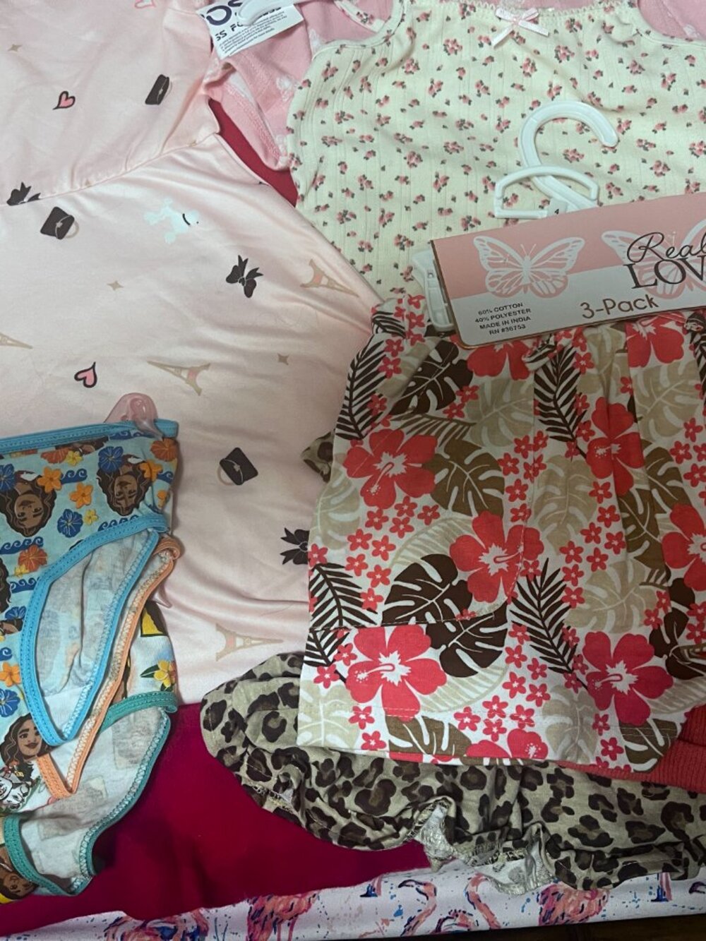 Lot of girls size 4 clothes- 12 pieces- new